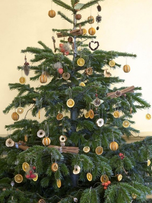 Decorarea brăduțului de Crăciun 
