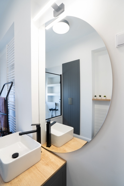 Apartament in bloc interbelic