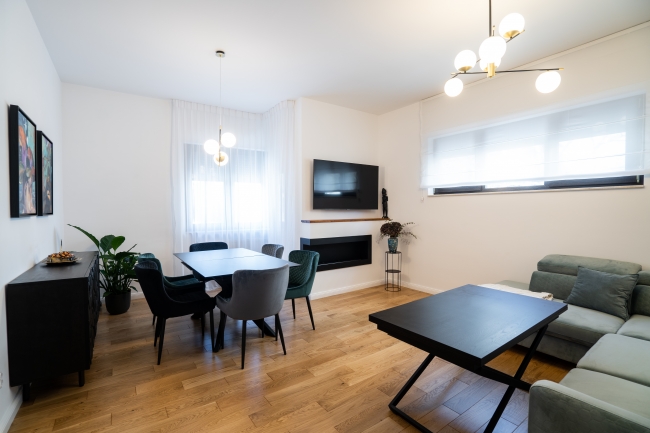 Apartament in bloc interbelic