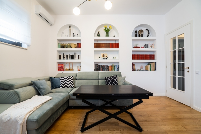 Apartament in bloc interbelic