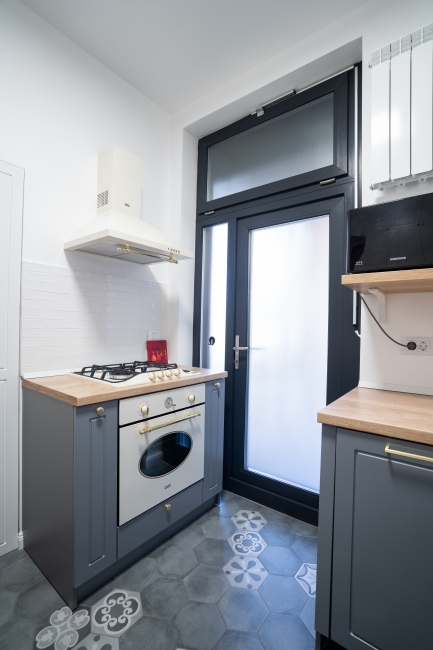 Apartament in bloc interbelic