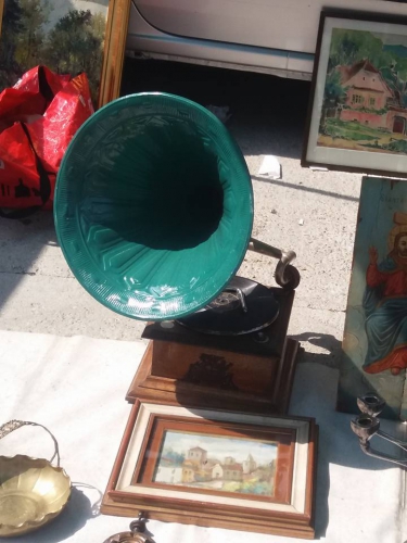 bazarul de vechituri