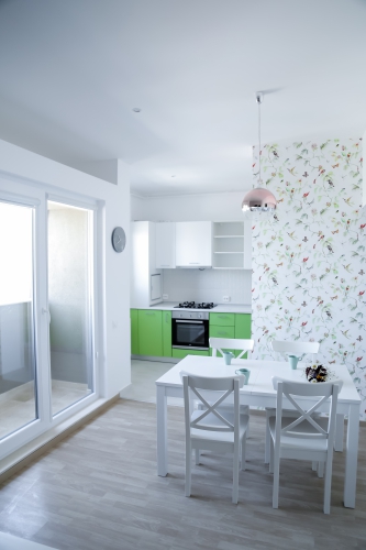 Apartament cu tapet floral