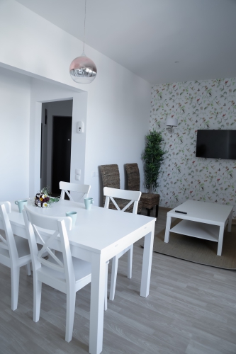 Apartament cu tapet floral