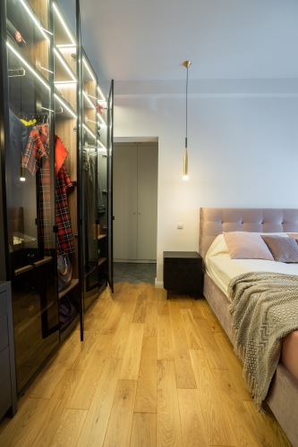 Apartament in bloc interbelic