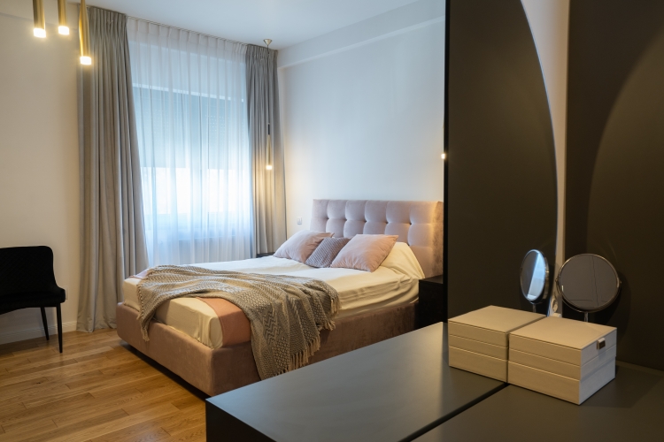 Apartament in bloc interbelic
